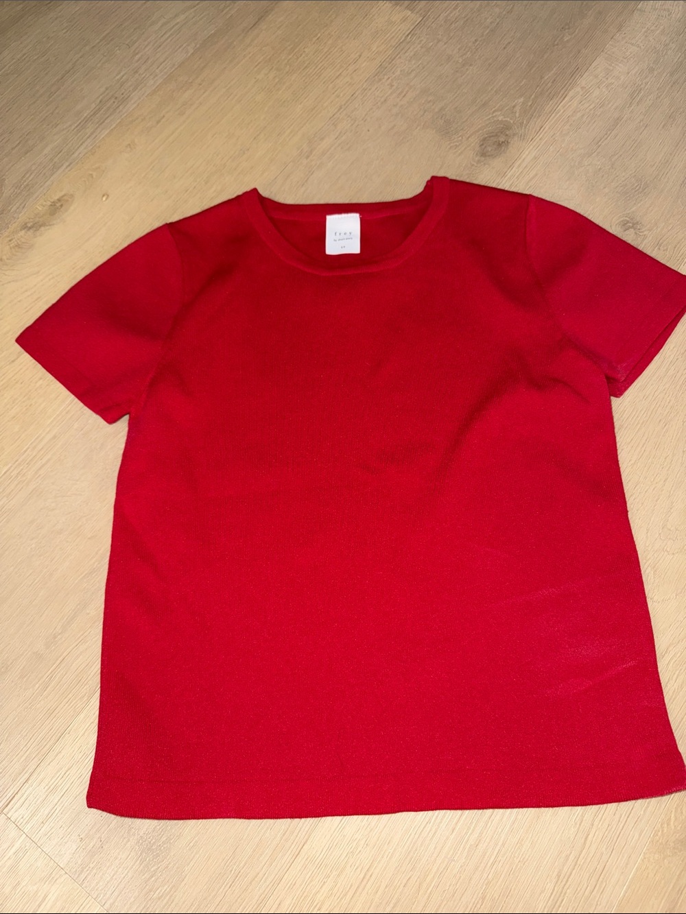 Frey by short story Classic Red thick rubber tee size small petite